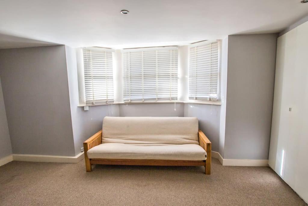 Charming Apartment In Deal Near The Beach & Town المظهر الخارجي الصورة